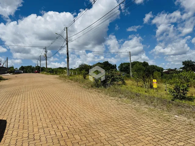 Vista da rua pavimentada em Lajeado, Brasil.