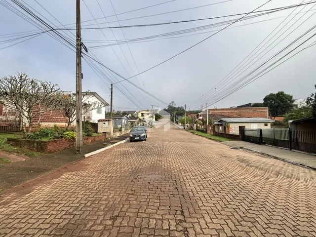 Vista da rua em Lajeado, Brasil com casas residenciais.