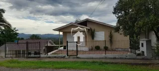 Casa com 4 dormitórios, foto 1