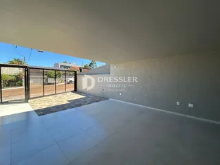 Foto da fachada e área externa de uma propriedade em Lajeado.