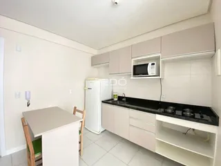 Vista da cozinha e sala de jantar de um apartamento em Lajeado.