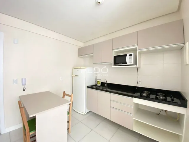 Vista da cozinha e sala de jantar de um apartamento em Lajeado.