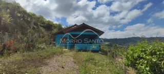 Vista externa de uma propriedade com vegetação ao redor em Lajeado.