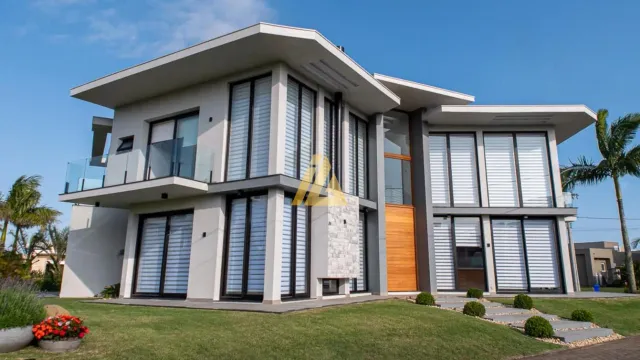 Casa com 5 dormitórios