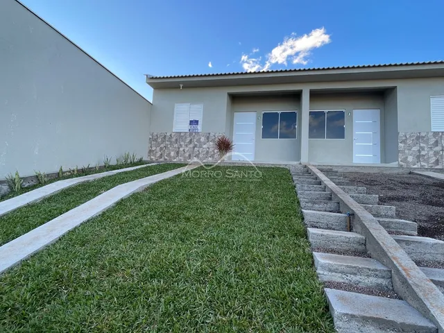 Casa geminada com 2 dormitórios