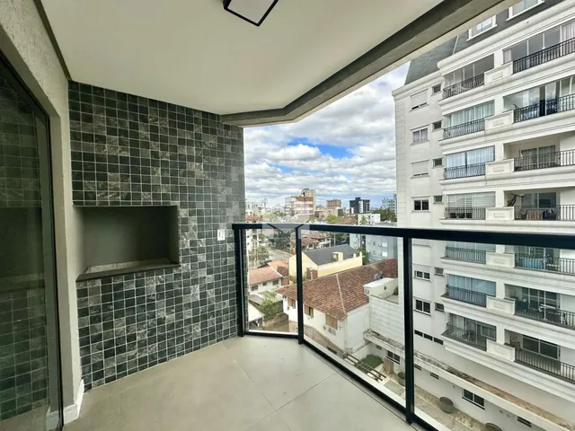Varanda com vista para o horizonte da cidade de Lajeado.
