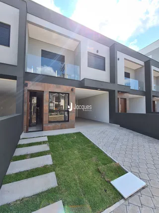 Fachada moderna de um edifício residencial em Lajeado, Brasil.