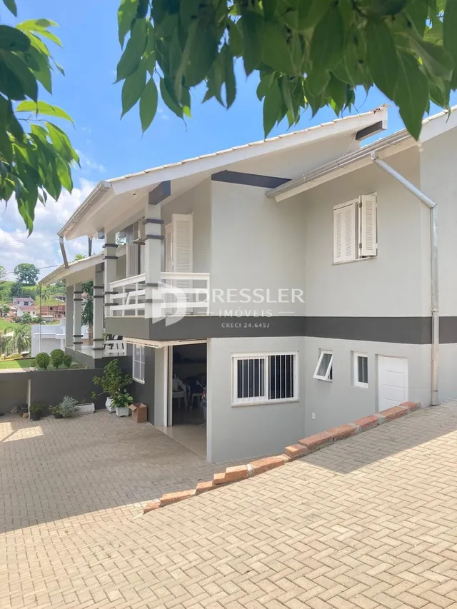 Casa com 3 dormitórios