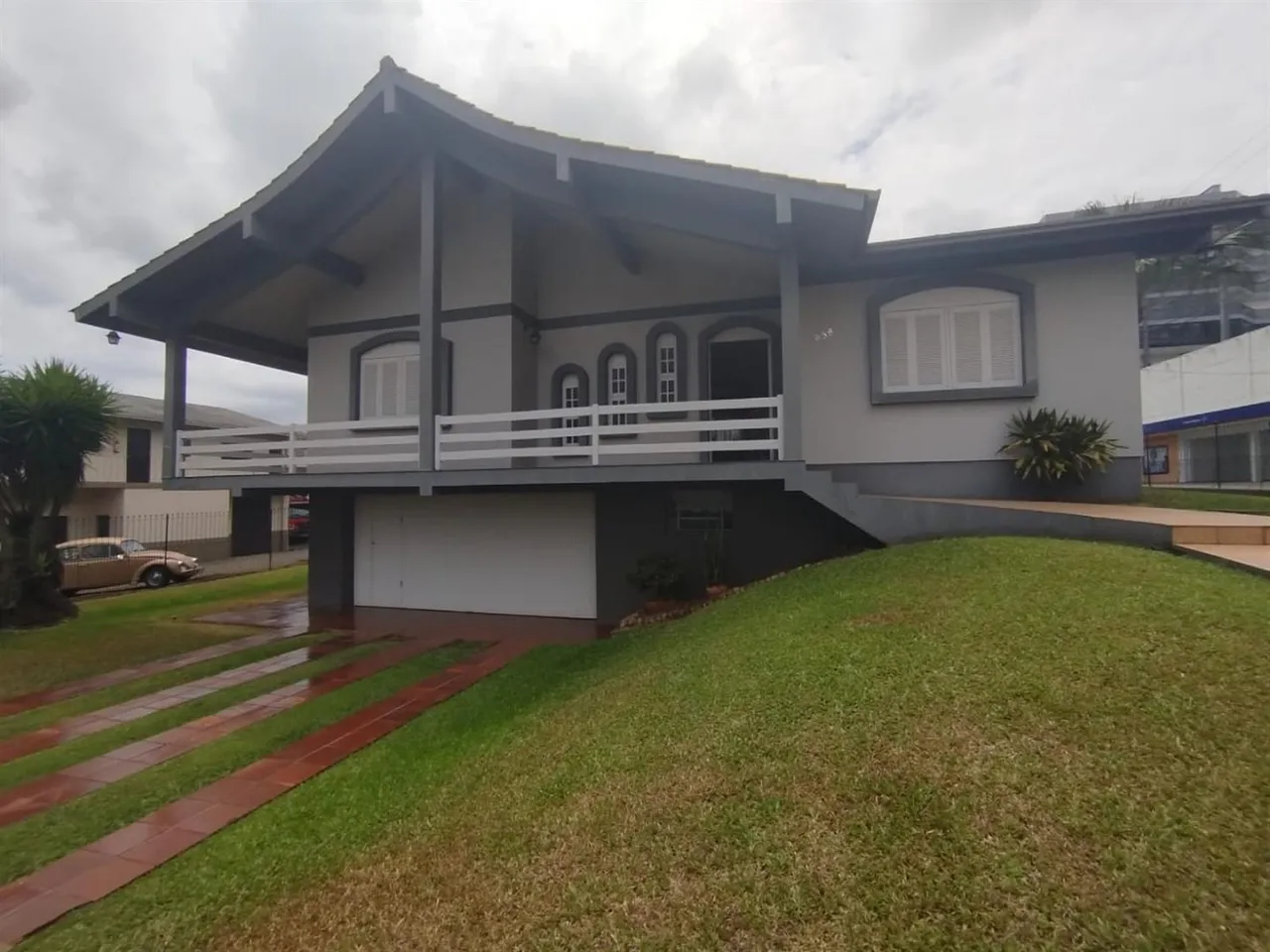 Casa com 4 dormitórios, foto 1