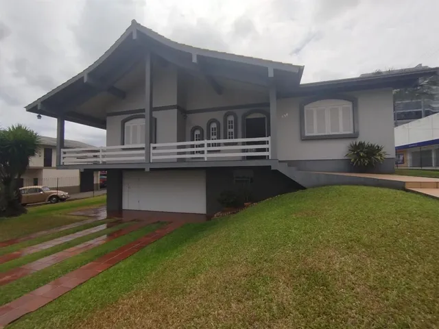 Casa com 4 dormitórios