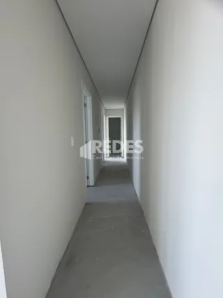Corredor interno de um imóvel residencial em Lajeado.