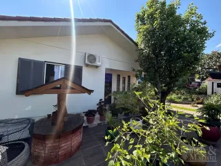 Casa com 4 dormitórios, foto 1