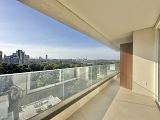 Vista panorâmica da varanda com vista para a paisagem urbana de Lajeado.