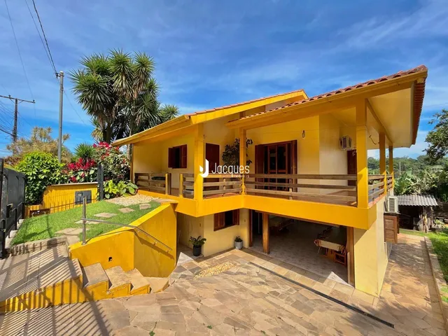 Casa com 3 dormitórios