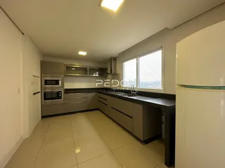 Vista da cozinha de um imóvel em Lajeado, Brasil.