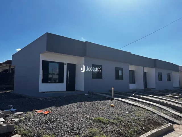 Casa geminada com 2 dormitórios