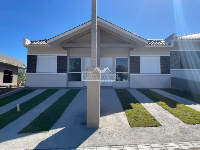 Casa geminada com 2 dormitórios