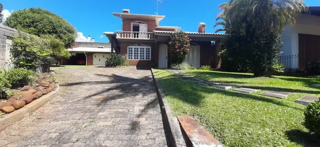 Casa com 4 dormitórios