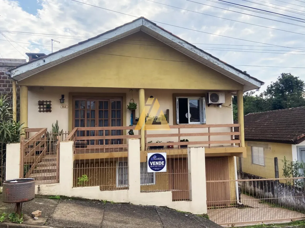 Casa com 4 dormitórios, foto 1