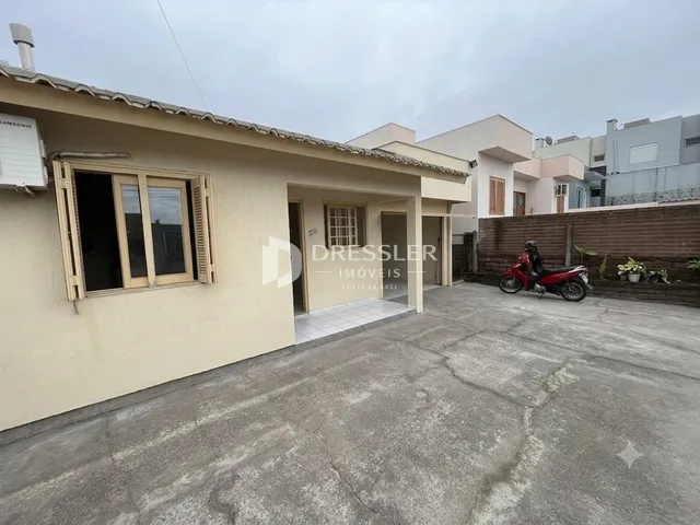 Fachada externa de uma casa em Lajeado, Brasil.