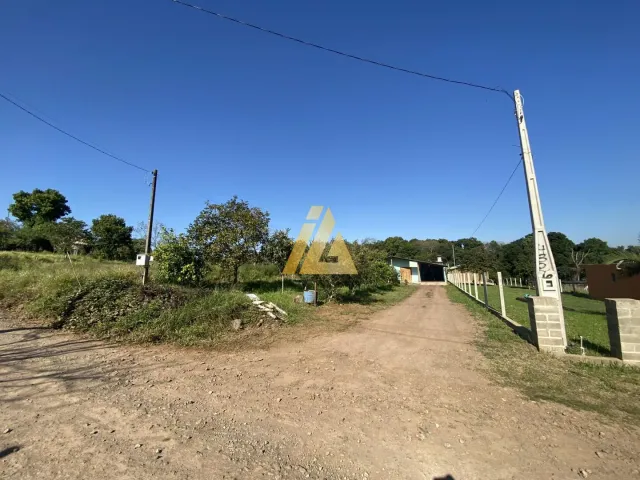 Área rural com 2 dormitórios