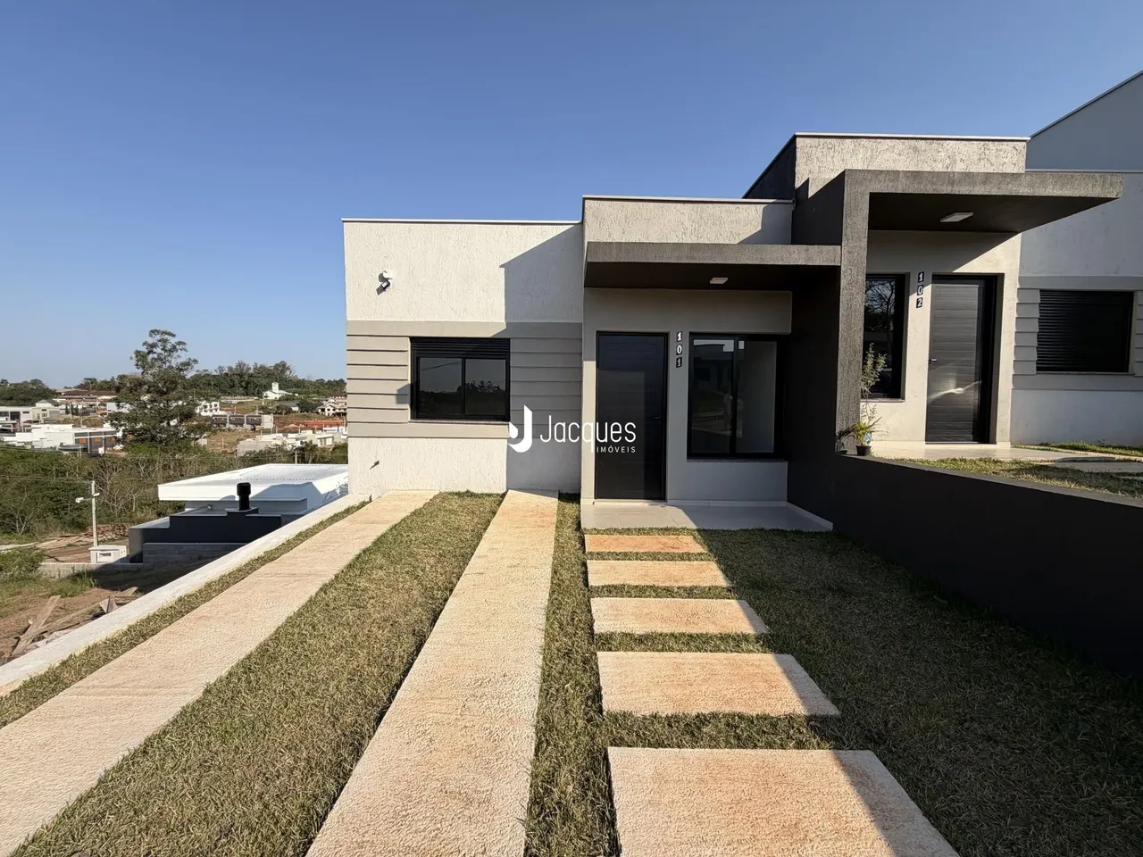 Casa geminada com 2 dormitórios, foto 1