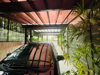 Vista de uma área coberta com vegetação exuberante em uma propriedade em Lajeado.