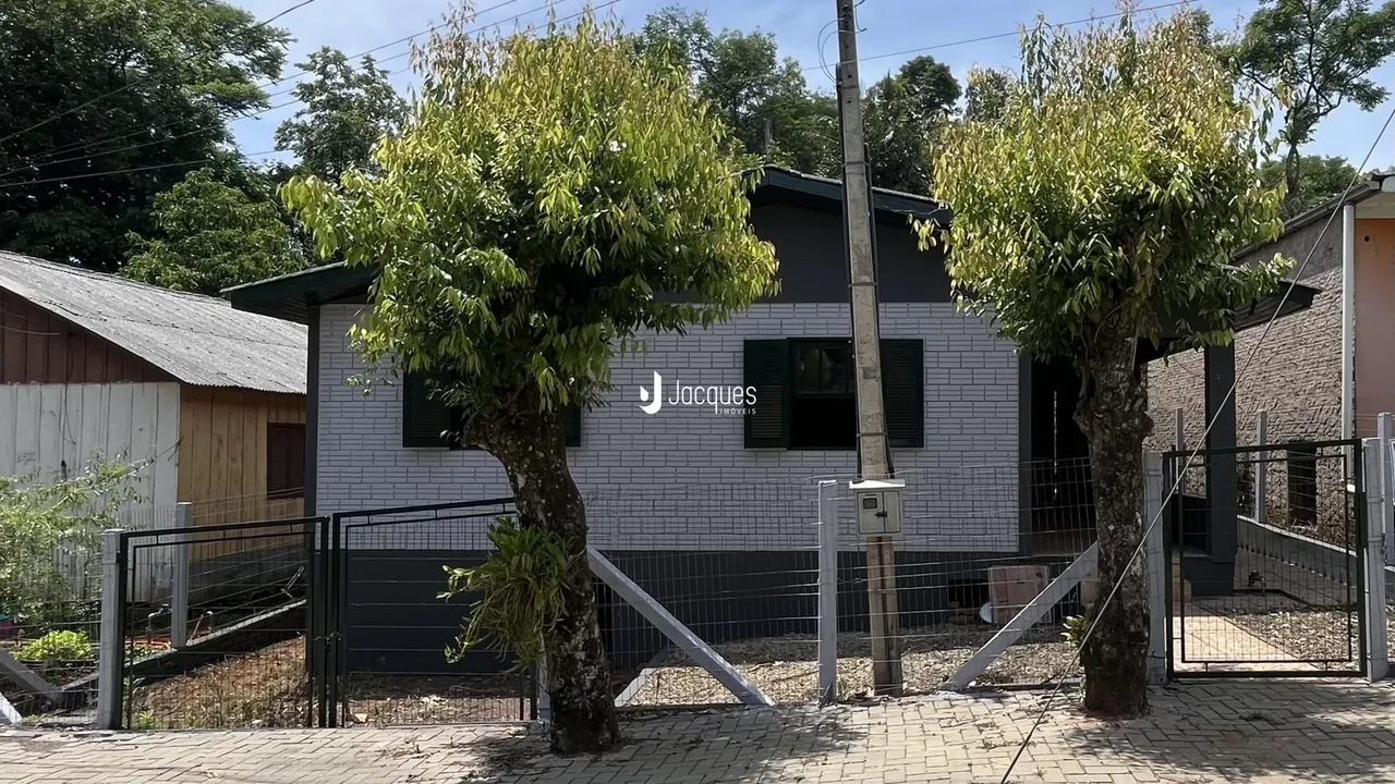 Casa com 4 dormitórios, foto 1