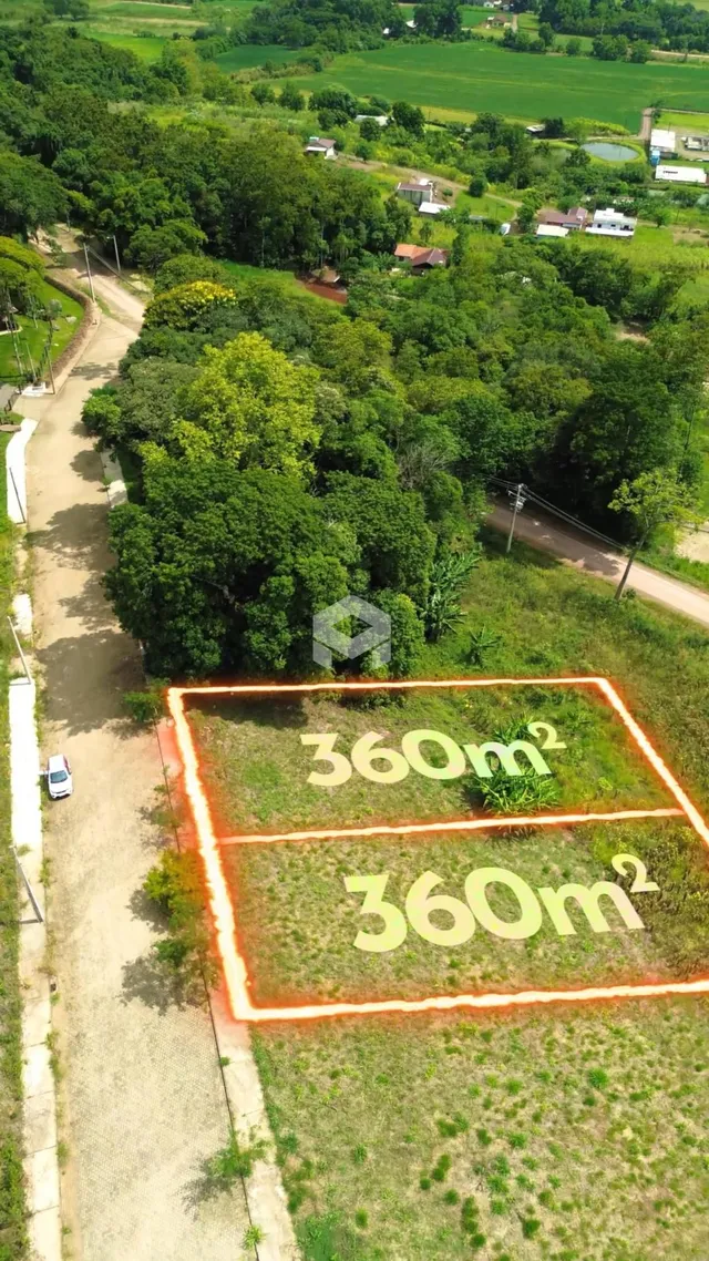 Vista aérea de um terreno com marcações de área de 360m².