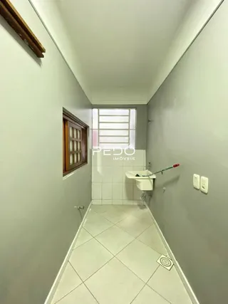 Interior de um corredor de uma propriedade em Lajeado.