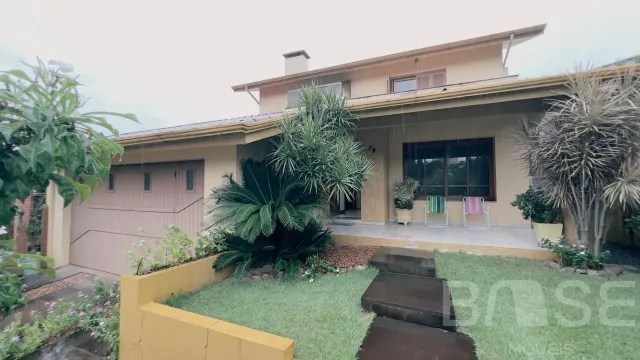 Casa com 3 dormitórios