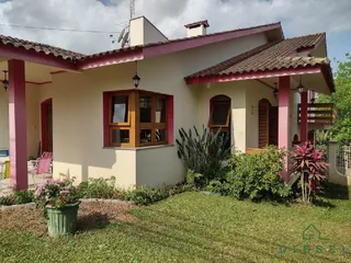 Casa com 4 dormitórios, foto 1