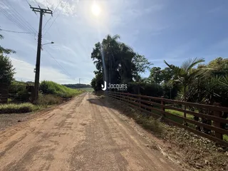 Vista de uma estrada de terra em uma propriedade rural no Lajeado.