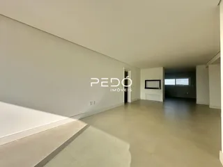 Corredor interno de uma residência moderna em Lajeado.