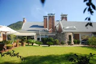 Casa com 8 dormitórios, foto 1