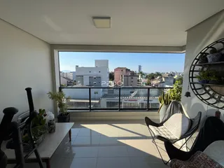Vista da sala com vista para a cidade de Lajeado, Brasil.