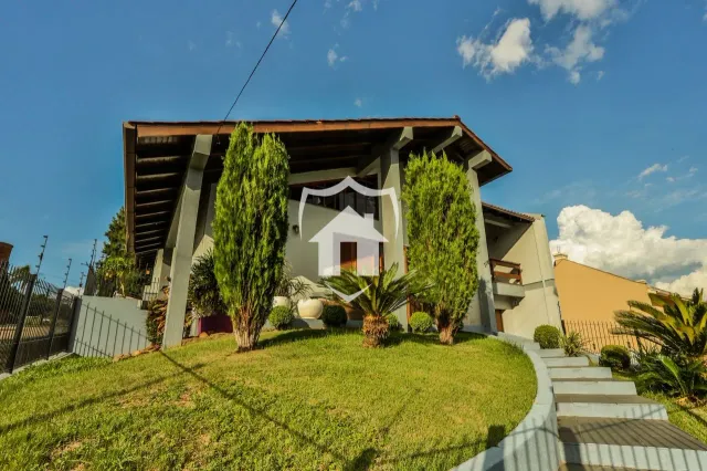 Casa com 4 dormitórios