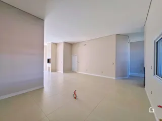 Hall de um apartamento moderno em Lajeado, Brasil.