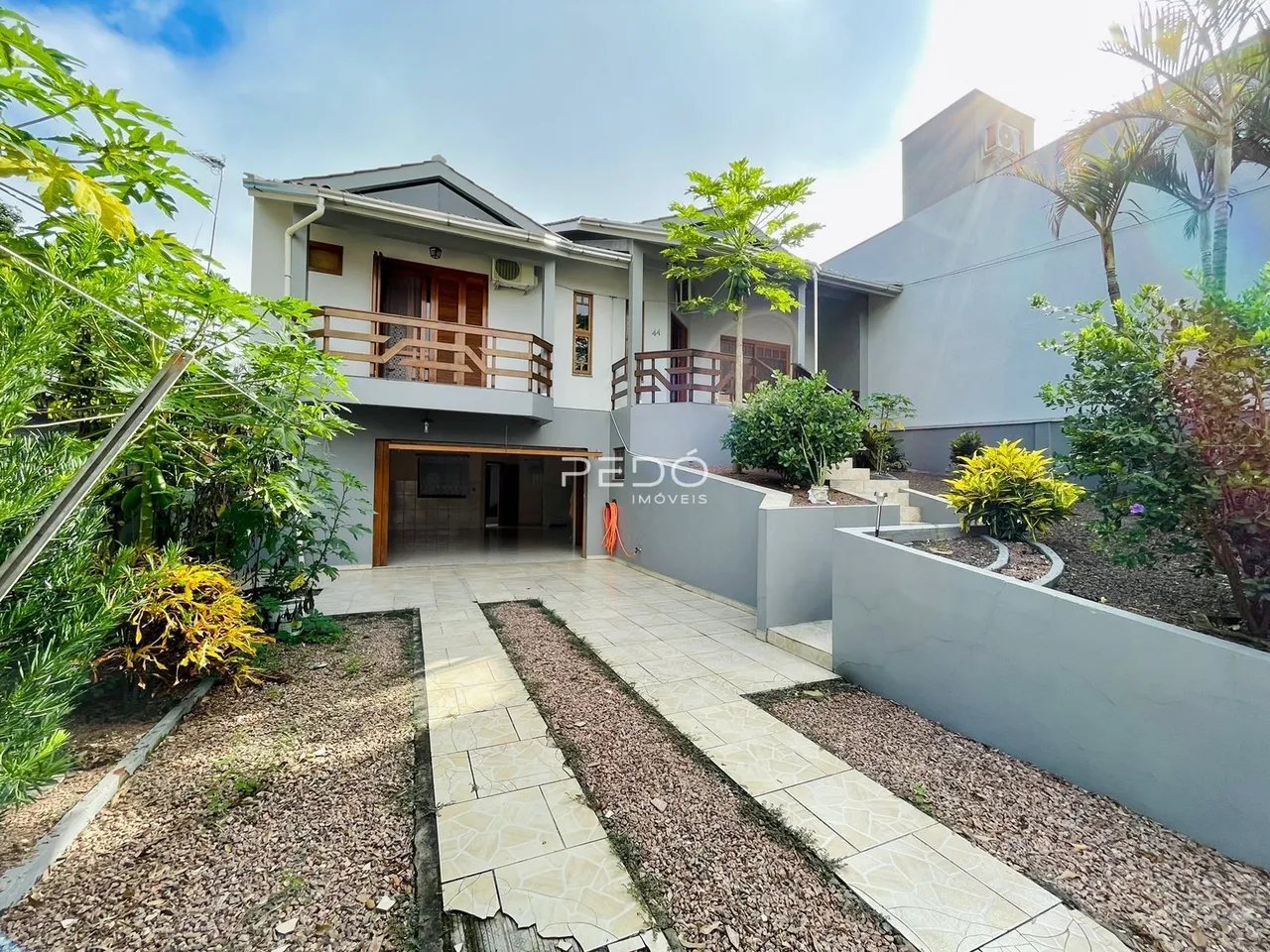 Casa com 4 dormitórios, foto 1