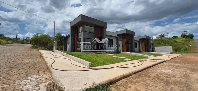Casa geminada com 2 dormitórios