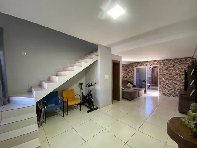 Foto do hall de entrada com escadaria em um imóvel em Lajeado, Brasil.