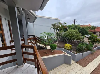 Vista da fachada de uma residência em Lajeado, Brasil.