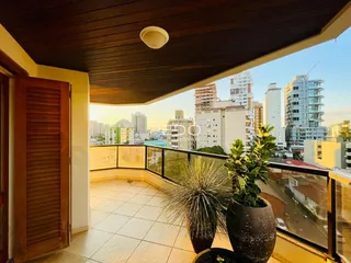 Vista da varanda com vista para o horizonte da cidade de Lajeado.