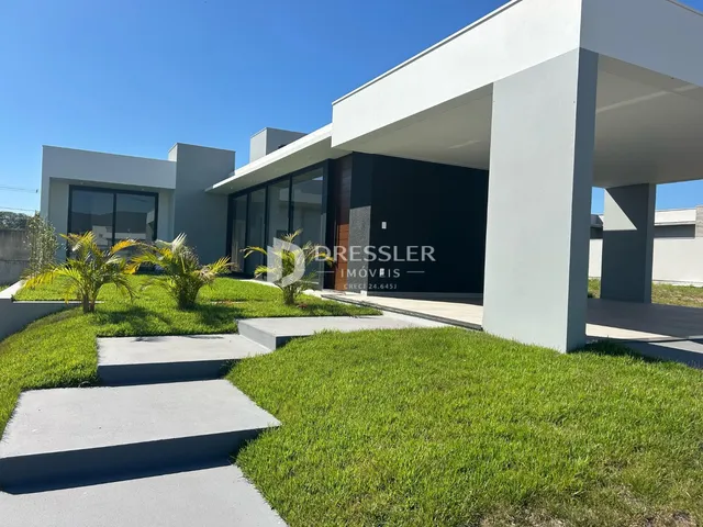 Fachada moderna de uma residência em Lajeado, Brasil.