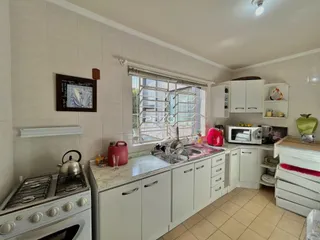 Vista da cozinha de um imóvel em Lajeado, Brasil.