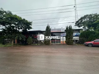 Exterior da fachada de um prédio comercial em Lajeado, Brasil.