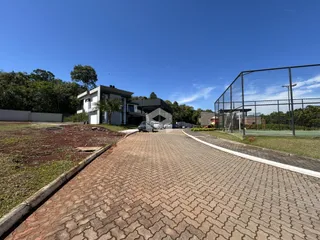 Vista externa da residência e da entrada em Lajeado, Brasil.