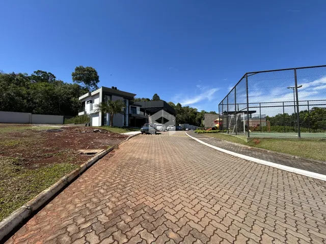 Vista externa da residência e da entrada em Lajeado, Brasil.