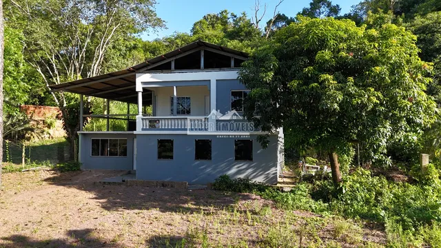 Área rural com 5 dormitórios