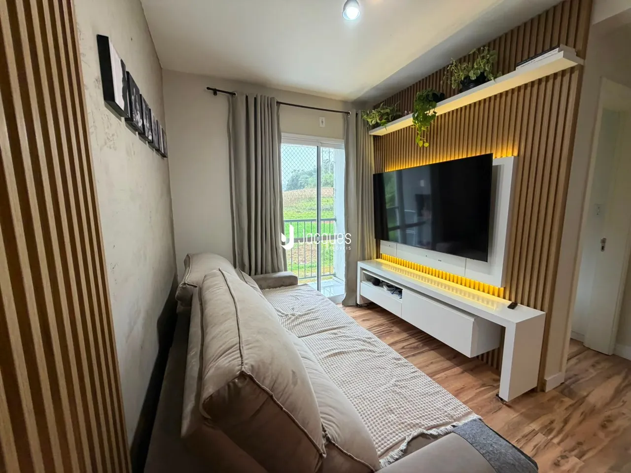 Apartamento com 2 dormitórios, foto 1